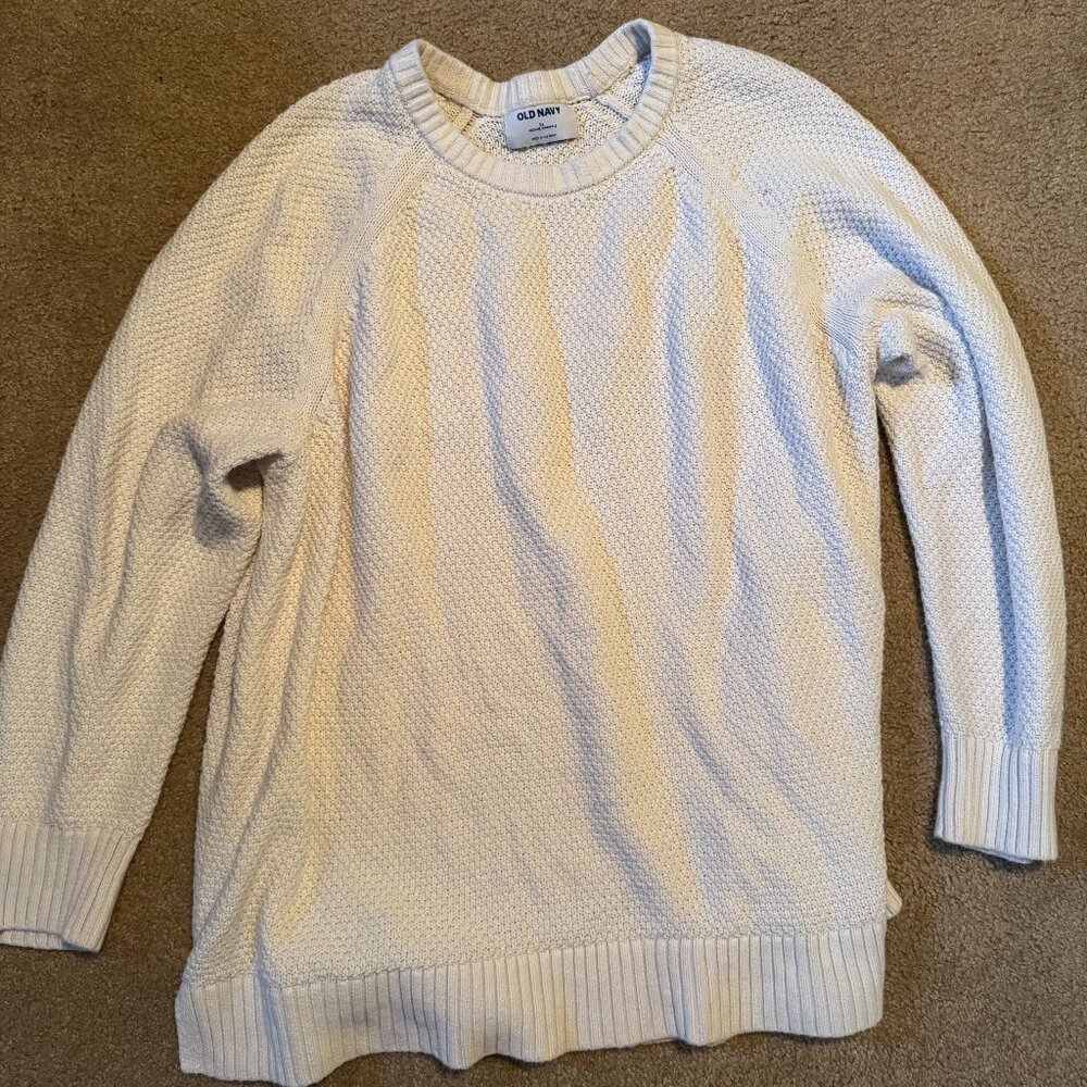 CREAM OLD NAVY SWEATER SIZE XL RUNS LARGE